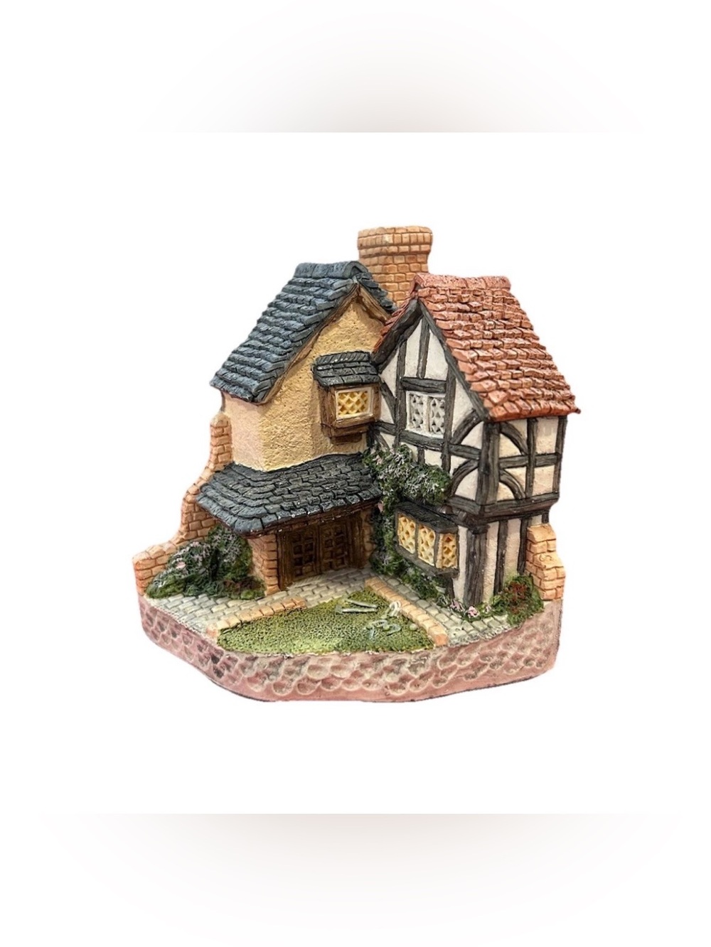 David Winter Cottages "15 Lawnside Road" 1994 Guild Members Piece with COA & Box
